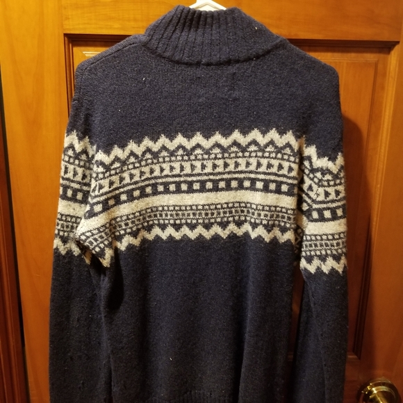 American Eagle 1/4 long sleeve  sweater - Picture 2 of 2